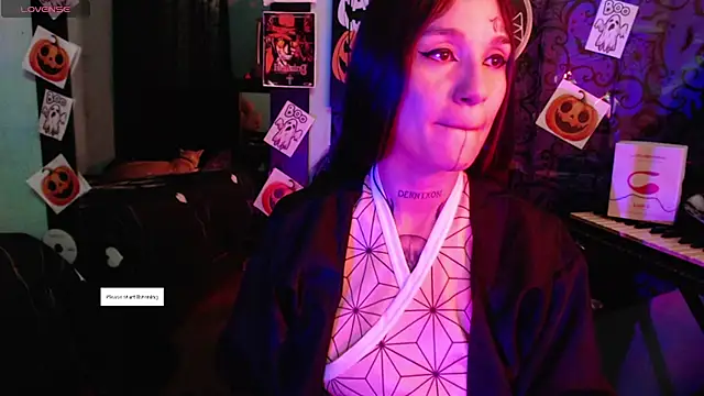 Snapshot of lilithword chatting on October 27, 2025, 1:01 pm lilithword online show from October 27, 2025, 1:01 pm