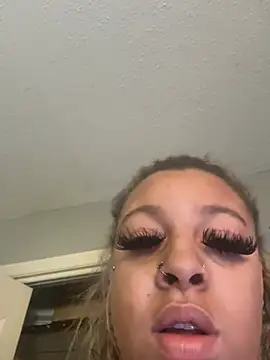 DiamondBlaz3 online show from February 12, 2026, 4:29 pm