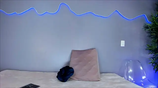 Snapshot of AlinaSweett_ chatting on December 2, 2025, 4:19 pm AlinaSweett online show from December 2, 2025, 4:19 pm