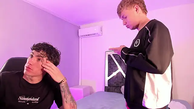 Handsomeboyss19 online show from February 10, 2026, 3:05 am