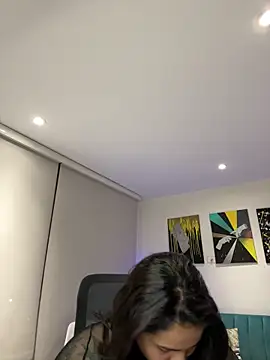 Snapshot of Lyxen_raze chatting on December 17, 2025, 4:17 am Lyxen raze online show from December 17, 2025, 4:17 am