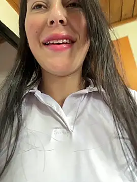 Mia salinass online show from November 4, 2025, 5:50 pm