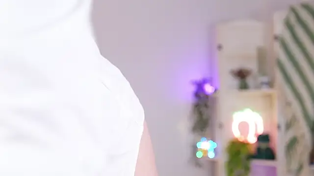 Island Peach online show from March 22, 2026, 3:35 pm