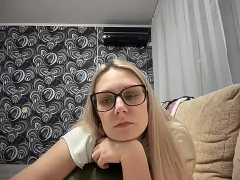 NikexPretty online show from November 2, 2025, 10:15 pm