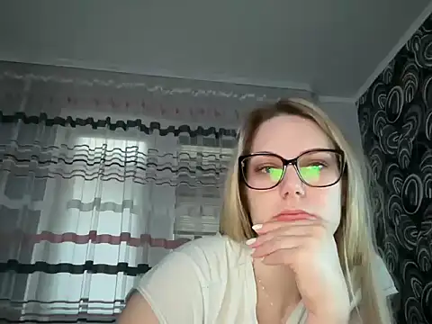 Snapshot of NikexPretty chatting on April 28, 2026, 5:28 pm NikexPretty online show from April 28, 2026, 5:28 pm