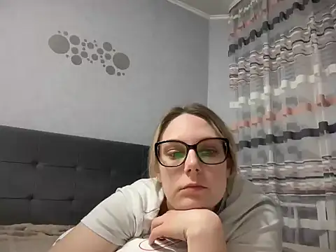 Snapshot of NikexPretty chatting on March 16, 2026, 7:49 pm NikexPretty online show from March 16, 2026, 7:49 pm