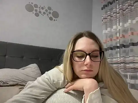 Snapshot of NikexPretty chatting on April 1, 2026, 8:06 pm NikexPretty online show from April 1, 2026, 8:06 pm