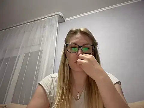 Snapshot of NikexPretty chatting on May 17, 2026, 7:03 pm NikexPretty online show from May 17, 2026, 7:03 pm