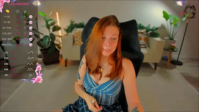 Snapshot of fairy_lele chatting on December 1, 2025, 2:12 am fairy lele online show from December 1, 2025, 2:12 am