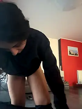 BabyLeopard online show from December 1, 2025, 3:24 pm