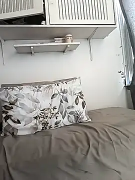 Snapshot of HappygalTheQueen chatting on February 4, 2026, 9:59 am HappygalTheQueen online show from February 4, 2026, 9:59 am