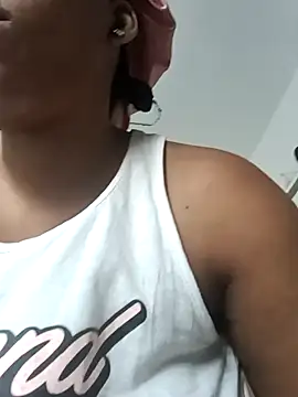 Snapshot of HappygalTheQueen chatting on January 13, 2026, 11:47 am HappygalTheQueen online show from January 13, 2026, 11:47 am