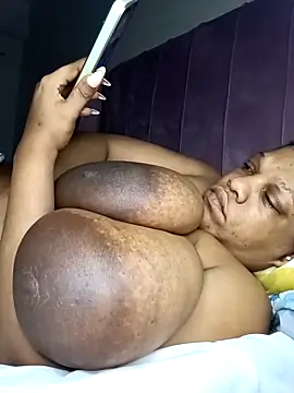 HappygalTheQueen online show from April 6, 2026, 8:43 pm