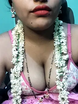 Snapshot of Shneeha_le chatting on September 9, 2025, 4:49 pm Shneeha le online show from September 9, 2025, 4:49 pm