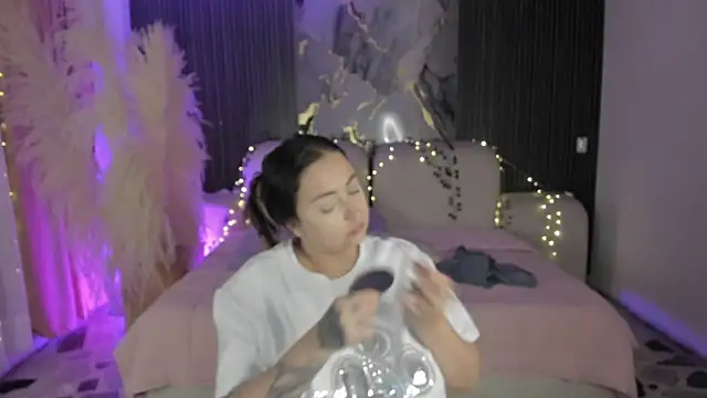 SarahCastro1  online show from March 29, 2026, 5:09 am