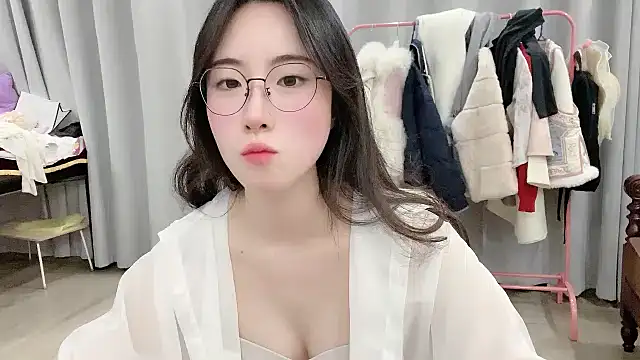 Freya7777 online show from December 18, 2025, 2:43 pm