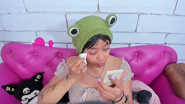 SafiroAgataaa online show from November 12, 2025, 2:48 am