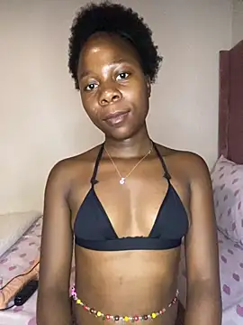 Crazyqueenxxx online show from October 27, 2025, 9:27 pm