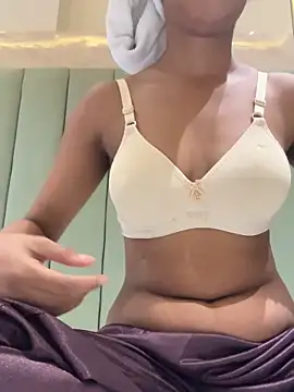 Snapshot of HeerStd chatting on October 27, 2025, 7:09 am HeerStd online show from October 27, 2025, 7:09 am