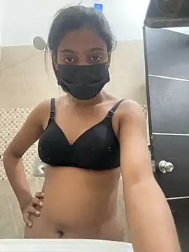 Snapshot of HeerStd chatting on November 7, 2025, 1:59 pm HeerStd online show from November 7, 2025, 1:59 pm