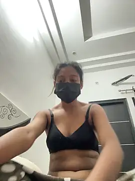 Snapshot of HeerStd chatting on November 18, 2025, 5:33 am HeerStd online show from November 18, 2025, 5:33 am