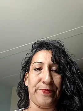 ivonne 9 online show from October 24, 2025, 4:28 pm