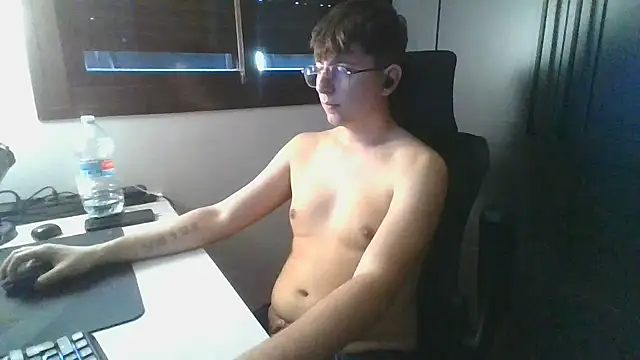 Snapshot of aaress22cm chatting on November 15, 2025, 9:02 am aaress22cm online show from November 15, 2025, 9:02 am