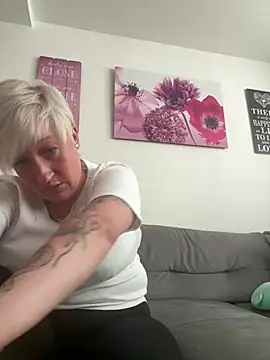 Rozendefotz online show from April 22, 2026, 7:48 am