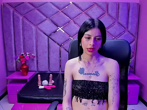 Snapshot of Dulce_Miaa_ chatting on November 6, 2025, 8:02 pm Dulce Miaa online show from November 6, 2025, 8:02 pm