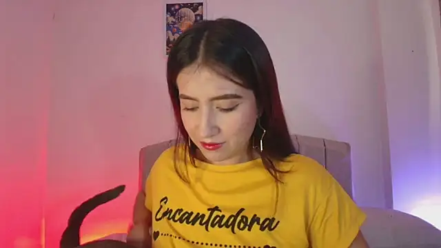Snapshot of BrunnetAri_ chatting on July 18, 2026, 3:20 pm BrunnetAri online show from July 18, 2026, 3:20 pm
