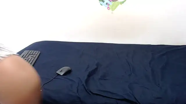 Snapshot of XSexySnow30XX chatting on November 19, 2025, 5:35 pm XSexySnow30XX online show from November 19, 2025, 5:35 pm