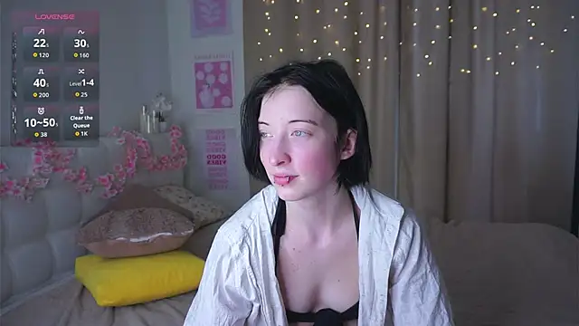 JuanaFriesz online show from March 28, 2026, 9:21 am