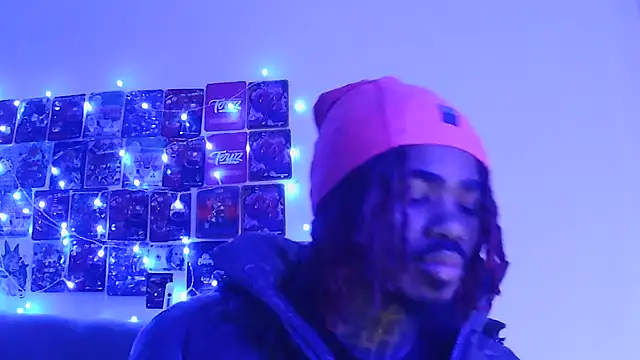 Snapshot of risktakinndolo chatting on November 15, 2025, 4:44 pm risktakinndolo online show from November 15, 2025, 4:44 pm