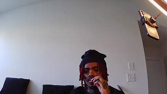 Snapshot of risktakinndolo chatting on September 20, 2025, 1:49 pm risktakinndolo online show from September 20, 2025, 1:49 pm