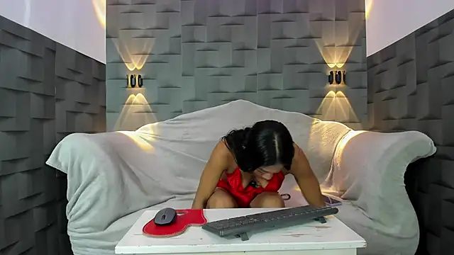 Snapshot of VeraGarnier chatting on March 10, 2026, 7:51 pm VeraGarnier online show from March 10, 2026, 7:51 pm