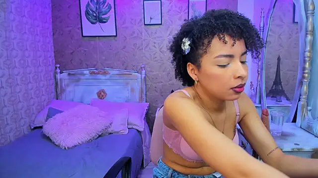 Lucia jane online show from October 25, 2025, 7:36 pm