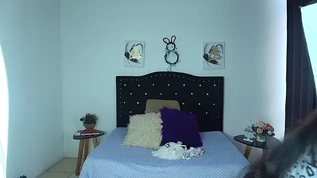 Snapshot of SammySmall_F_w chatting on December 15, 2025, 9:42 pm SammySmall F w online show from December 15, 2025, 9:42 pm