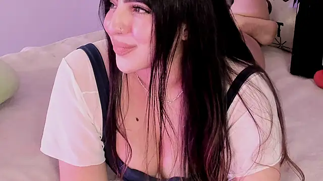 Snapshot of Camila_Matinez_ chatting on October 11, 2025, 1:06 am Camila Matinez online show from October 11, 2025, 1:06 am