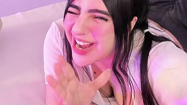 Camila Matinez  online show from February 24, 2026, 2:01 am