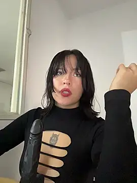 aliciia 23 online show from November 8, 2025, 9:18 pm