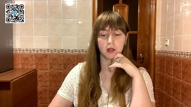 Snapshot of MaroonMoon_ chatting on October 10, 2025, 7:47 pm MaroonMoon online show from October 10, 2025, 7:47 pm