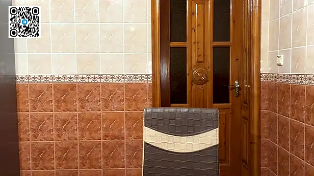 MaroonMoon  online show from February 25, 2026, 8:52 pm