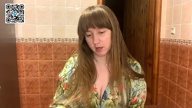 Snapshot of MaroonMoon_ chatting on September 8, 2025, 7:24 pm MaroonMoon online show from September 8, 2025, 7:24 pm