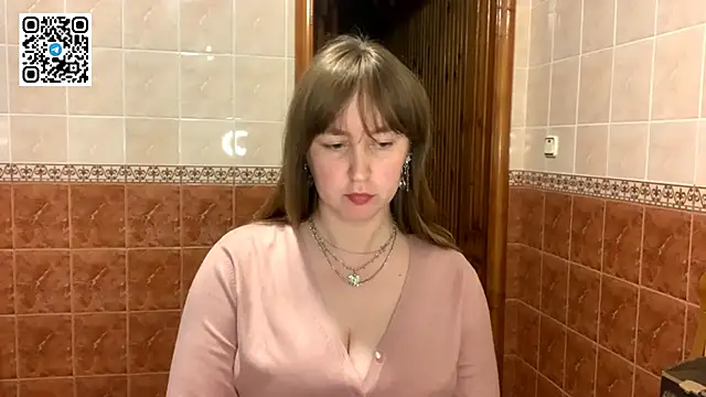 Snapshot of MaroonMoon_ chatting on September 27, 2025, 7:31 pm MaroonMoon online show from September 27, 2025, 7:31 pm