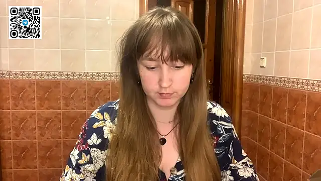 Snapshot of MaroonMoon_ chatting on September 18, 2025, 7:28 pm MaroonMoon online show from September 18, 2025, 7:28 pm