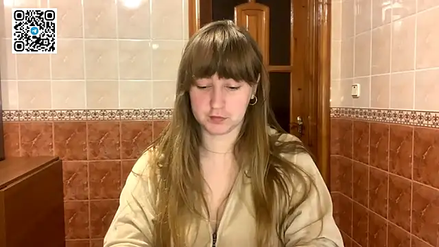 Snapshot of MaroonMoon_ chatting on November 21, 2025, 8:52 pm MaroonMoon online show from November 21, 2025, 8:52 pm