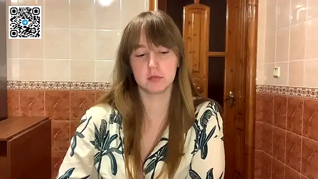 Snapshot of MaroonMoon_ chatting on October 30, 2025, 8:28 pm MaroonMoon online show from October 30, 2025, 8:28 pm