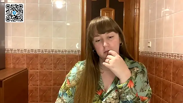 Snapshot of MaroonMoon_ chatting on November 29, 2025, 8:42 pm MaroonMoon online show from November 29, 2025, 8:42 pm