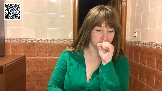 Snapshot of MaroonMoon_ chatting on October 20, 2025, 7:36 pm MaroonMoon online show from October 20, 2025, 7:36 pm