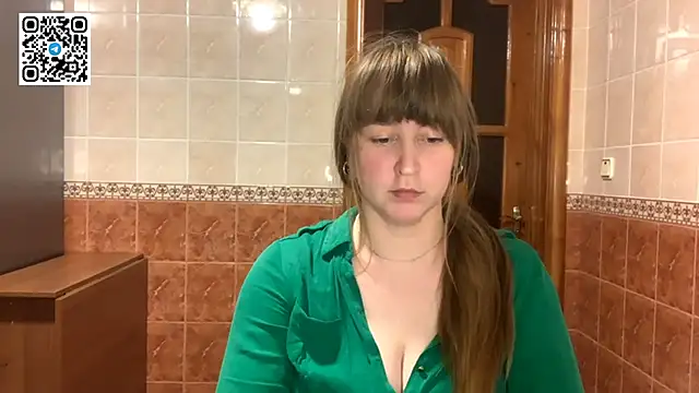 Snapshot of MaroonMoon_ chatting on November 27, 2025, 8:42 pm MaroonMoon online show from November 27, 2025, 8:42 pm